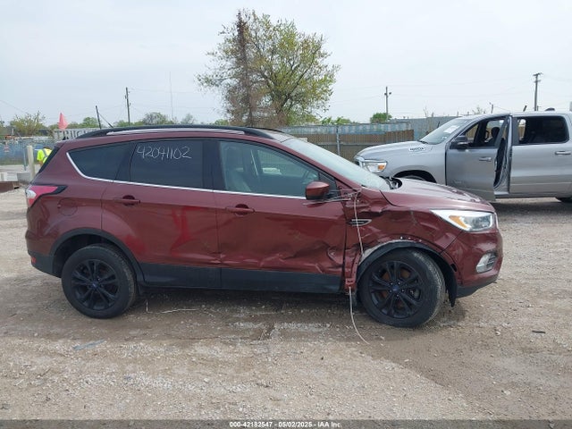 1FMCU9GD4JUB52318 Ford ESCAPE SE