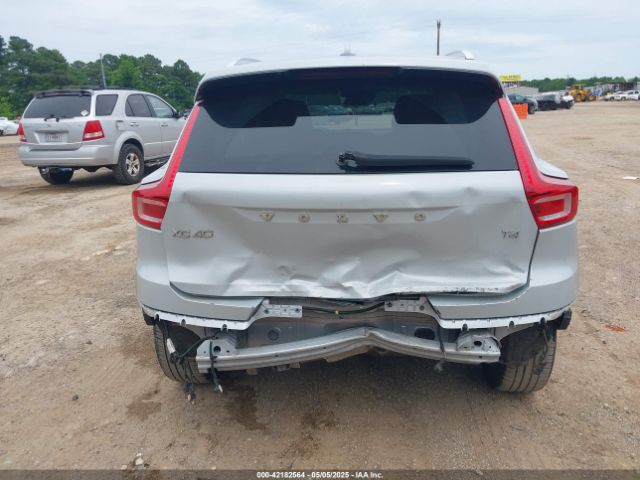 YV4AC2HKXM2464627 Volvo Xc40 T4 Momentum
