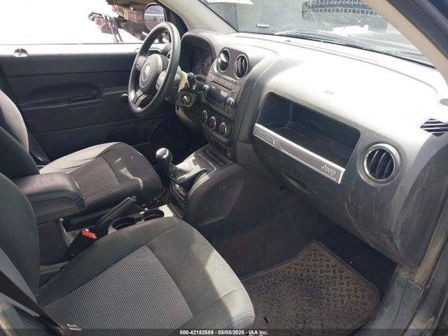 1C4NJDBB6FD152147 Jeep Compass Sport