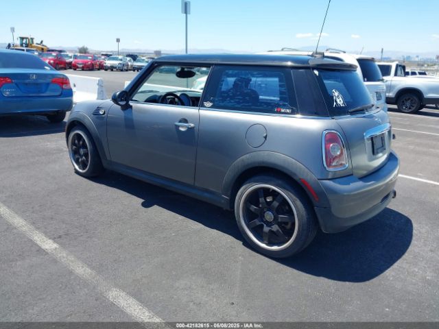 2010 MINI COOPER WMWMF3C53ATZ61178 Photo 2