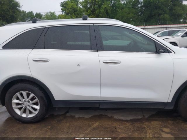 5XYPG4A51GG011668 KIA Sorento 3.3l Lx