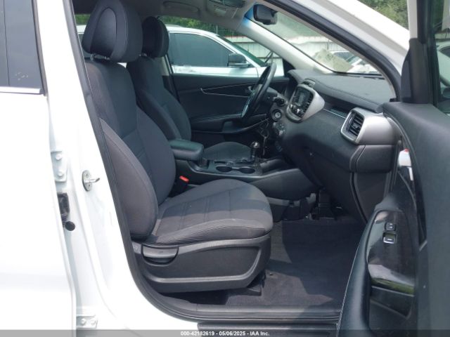 5XYPG4A51GG011668 KIA Sorento 3.3l Lx