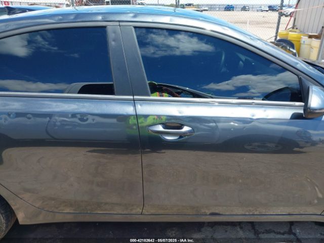 3KPF24AD9RE819395 KIA Forte Lxs