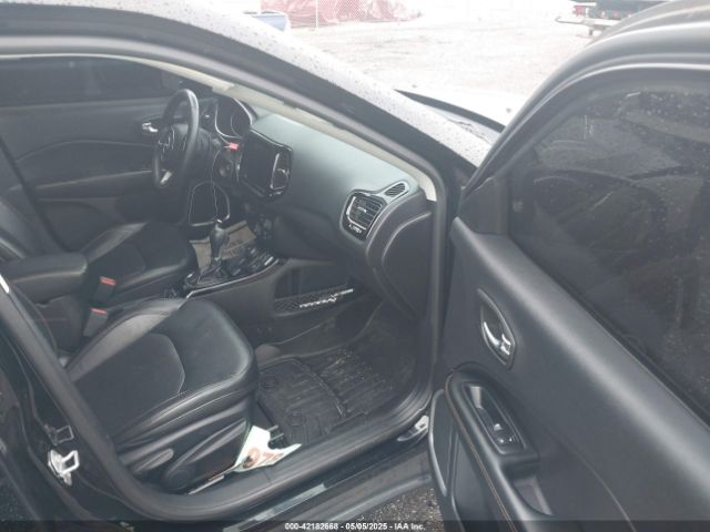3C4NJDCBXJT333639 Jeep Compass Limited 4x4
