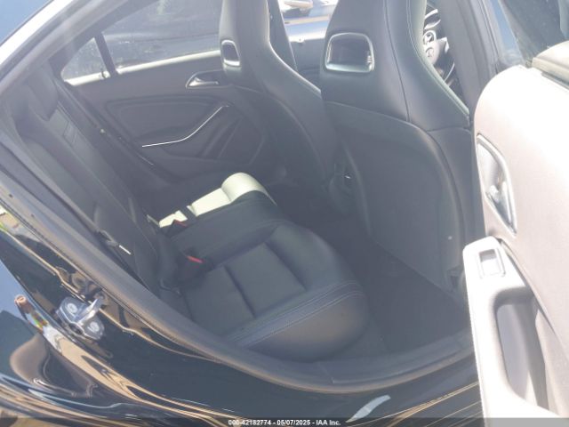WDDSJ4GB4KN725228 Mercedes-Benz CLA 250 4MATIC