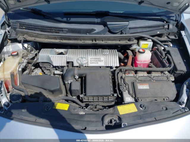 JTDKN3DU6E1822490 Toyota Prius Two