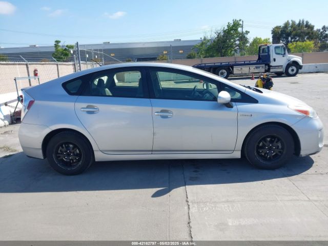 JTDKN3DU6E1822490 Toyota Prius Two