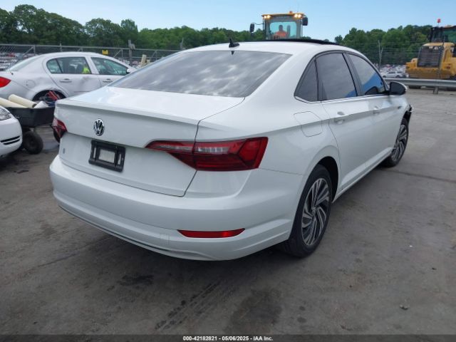 2020 VOLKSWAGEN JETTA 3VWEB7BU4LM008013 Photo 3