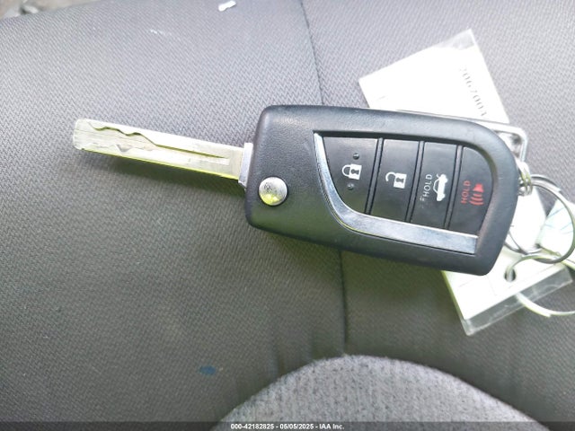 4T1C11AK1MU448211 Toyota CAMRY LE
