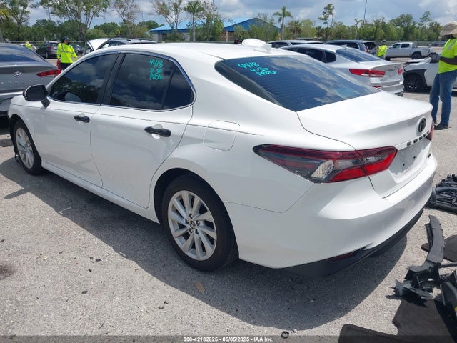 4T1C11AK1MU448211 Toyota CAMRY LE