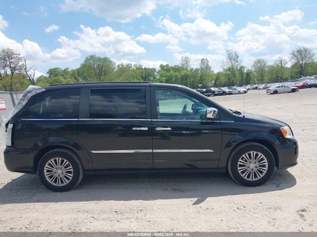 2C4RC1CG9GR189163 Chrysler Town & Country Touring-l Anniversary Edition