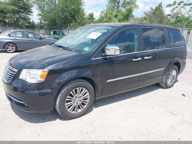 2C4RC1CG9GR189163 Chrysler Town & Country Touring-l Anniversary Edition