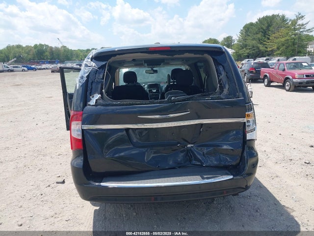 2C4RC1CG9GR189163 Chrysler Town & Country Touring-l Anniversary Edition