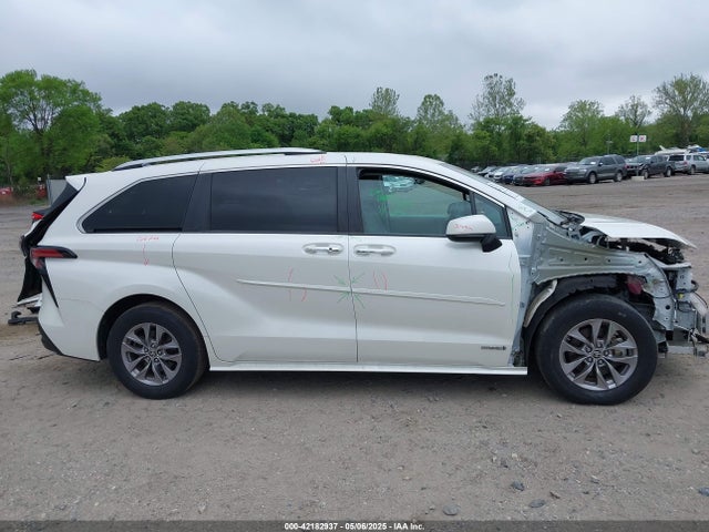 5TDYSKFC6MS002087 Toyota SIENNA XLE