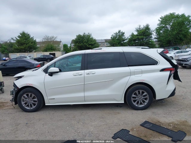 5TDYSKFC6MS002087 Toyota SIENNA XLE