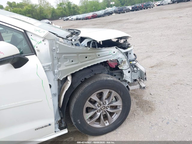5TDYSKFC6MS002087 Toyota SIENNA XLE