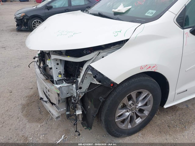 5TDYSKFC6MS002087 Toyota SIENNA XLE