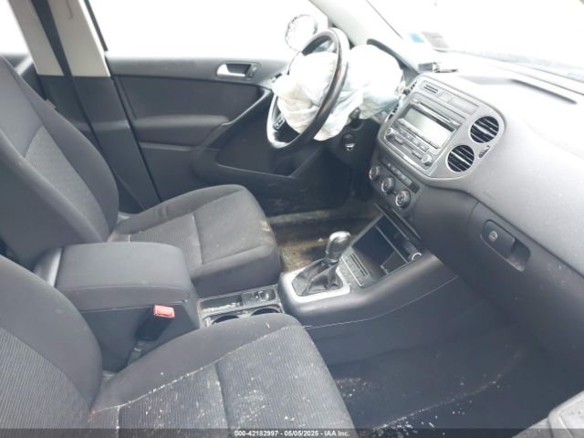 WVGBV3AX0EW551097 Volkswagen TIGUAN S