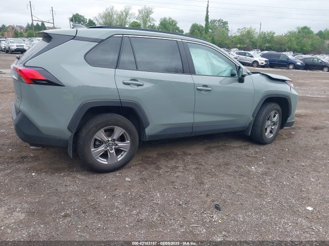 2T3P1RFV8PW335712 Toyota Rav4 Xle