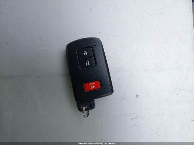 JTDZN3EU3HJ058034 Toyota Prius V Four
