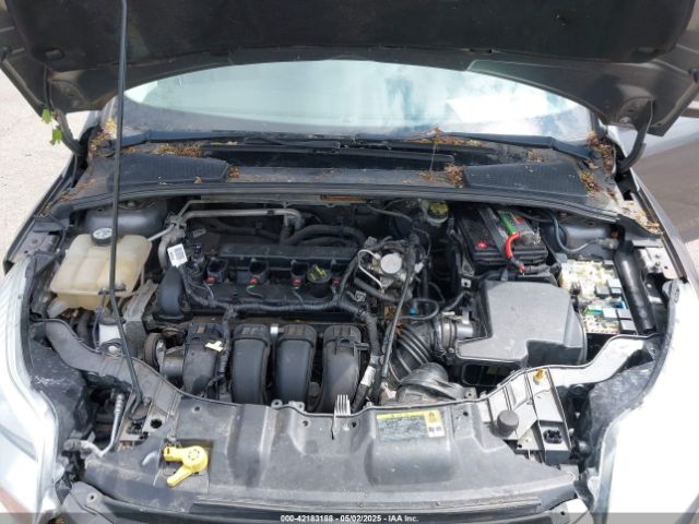 1FADP3K2XEL326882 Ford FOCUS SE