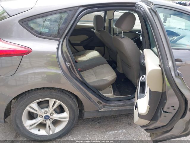 1FADP3K2XEL326882 Ford FOCUS SE