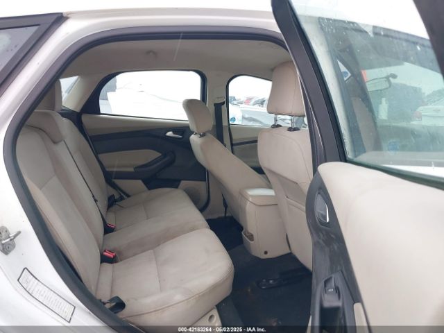 1FADP3K27HL225478 Ford FOCUS SE