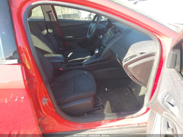 1FADP3F26FL271200 Ford FOCUS SE