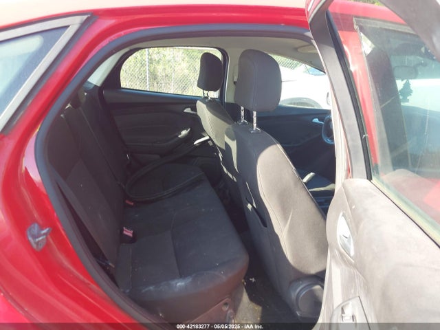 1FADP3F26FL271200 Ford FOCUS SE