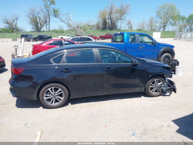 3KPF24AD1PE527981 KIA Forte Lxs