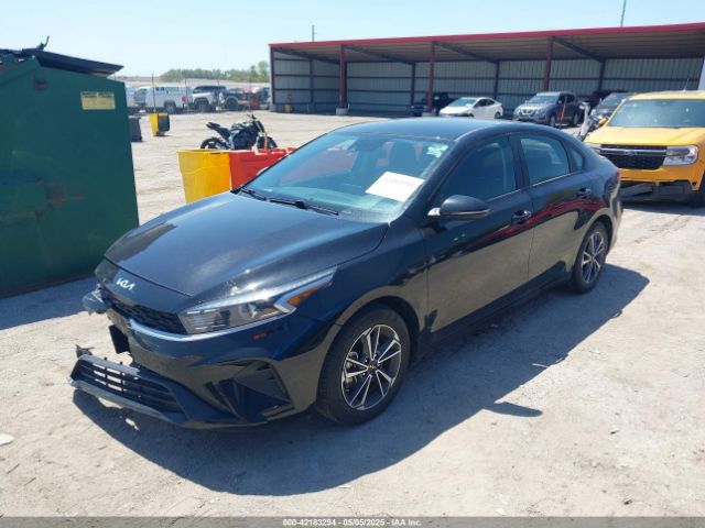 3KPF24AD1PE527981 KIA Forte Lxs