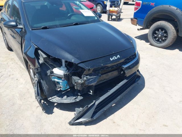 3KPF24AD1PE527981 KIA Forte Lxs