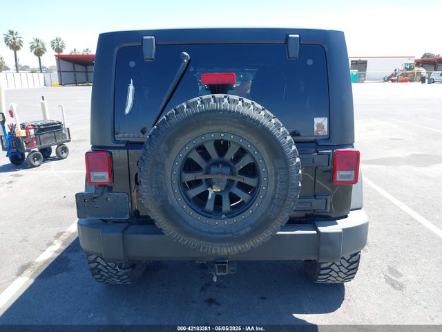 1C4BJWFG0EL246503 Jeep Wrangler Unlimited Rubicon
