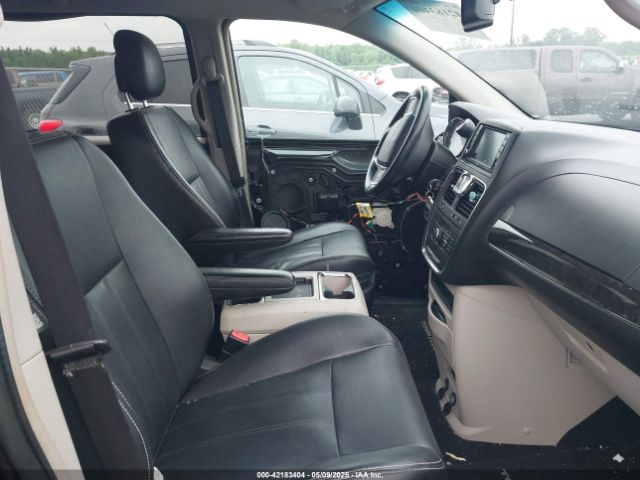 2C4RC1BG6ER208900 Chrysler Town and Country