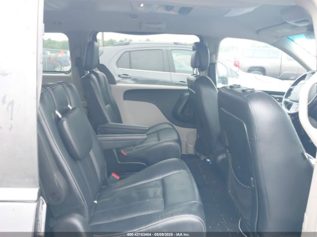 2C4RC1BG6ER208900 Chrysler Town and Country