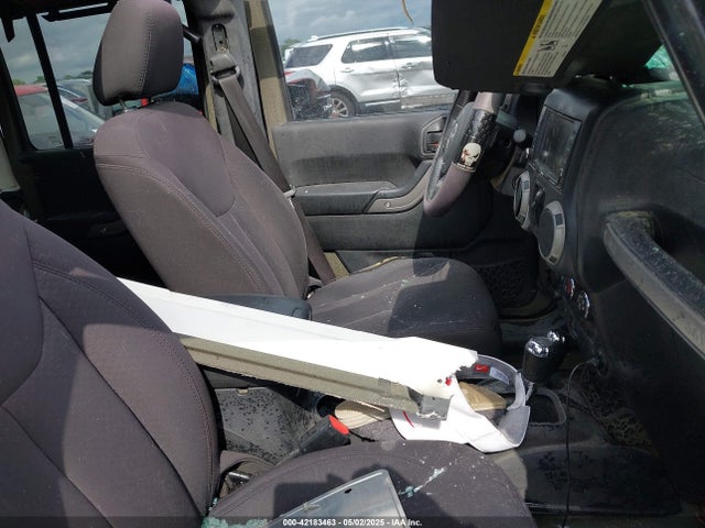 1C4BJWDGXGL155342 Jeep Wrangler Unlimited Sport
