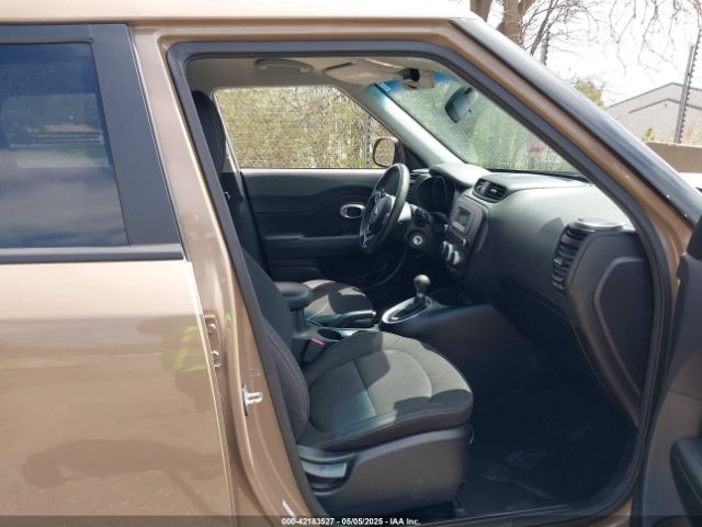 KNDJN2A25F7175684 KIA Soul