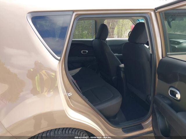 KNDJN2A25F7175684 KIA Soul