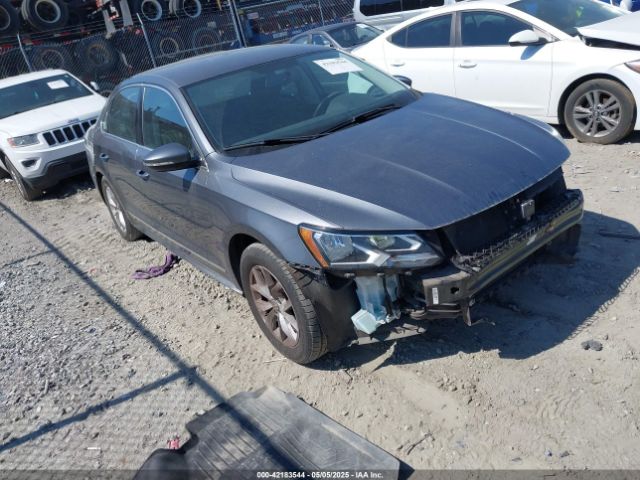 2017 VOLKSWAGEN PASSAT 1VWAT7A35HC060649