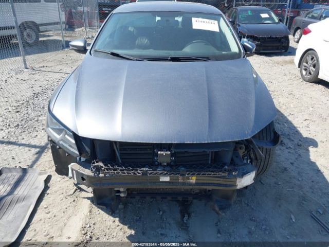 1VWAT7A35HC060649 Volkswagen Passat 1.8t S