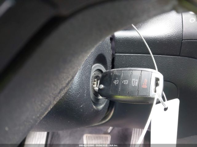 3KPFK4A7XJE267727 KIA FORTE LX