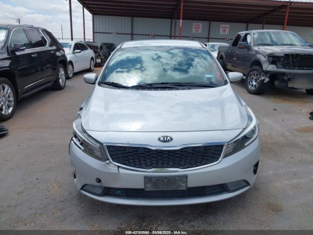 3KPFK4A7XJE267727 KIA FORTE LX