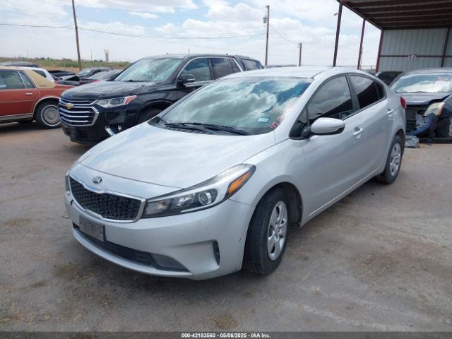 3KPFK4A7XJE267727 KIA FORTE LX