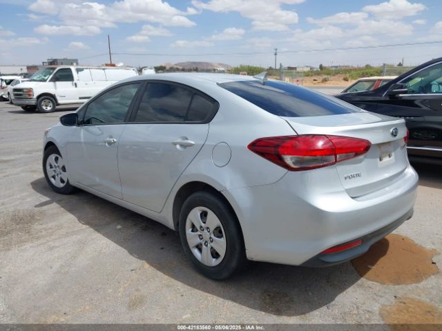3KPFK4A7XJE267727 KIA FORTE LX