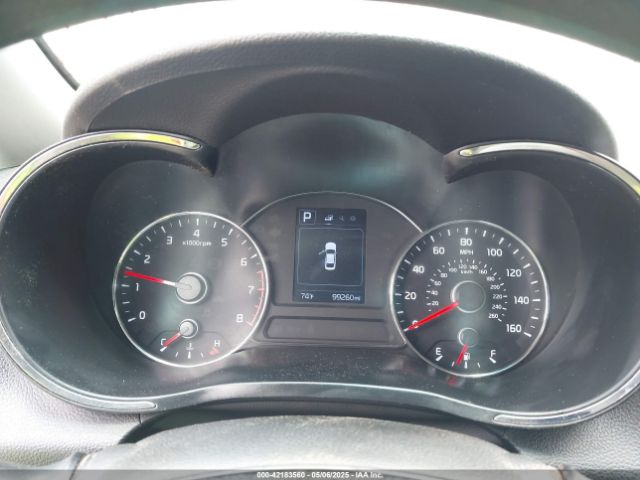3KPFK4A7XJE267727 KIA FORTE LX