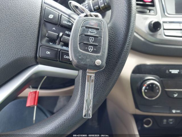 2016 HYUNDAI TUCSON KM8J23A47GU110897 Photo 10