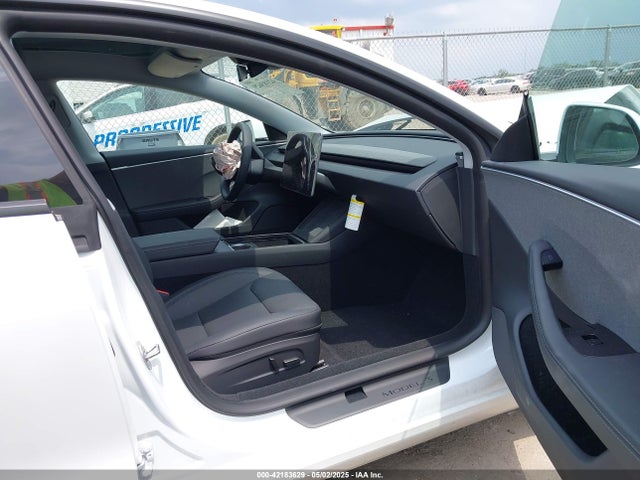 2025 TESLA MODEL 3 5YJ3E1EA3SF987428 Photo 4