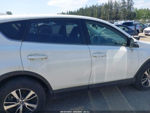 JTMWFREV3JD130995 Toyota Rav4 Xle