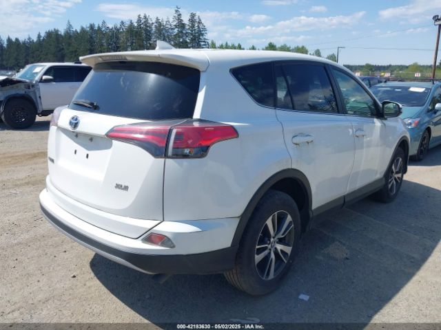 JTMWFREV3JD130995 Toyota Rav4 Xle