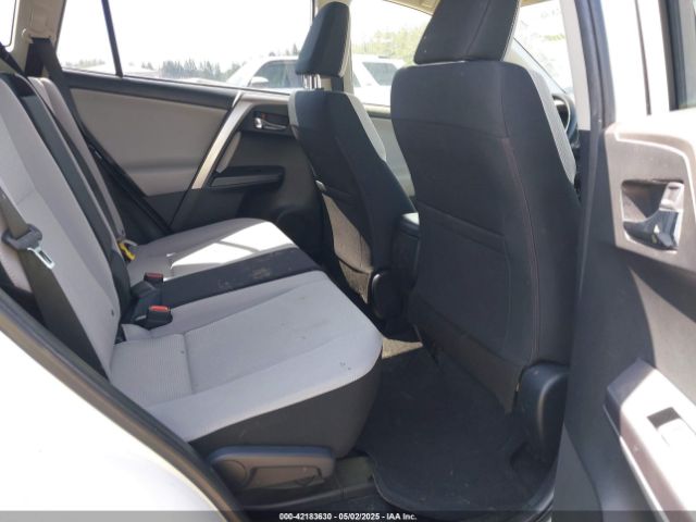 JTMWFREV3JD130995 Toyota Rav4 Xle
